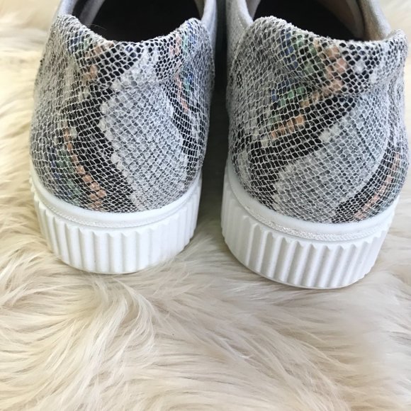 SOUL NATURALIZER Women's Snake print fashion sneaker size 9.5 wide - Picture 7 of 7